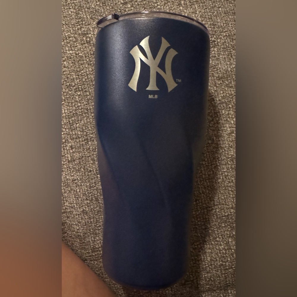 NEW Fanatics New York Yankees Blue Tumbler